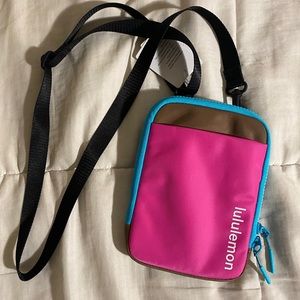 LULULEMON EASY ACCESS CROSSBODY
